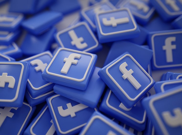 Revisión de contenidos fijados (posts destacados, publicaciones fijadas) en España